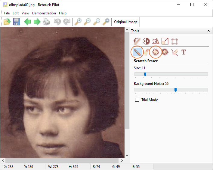 Restoring damaged photo in Retouch Pilot